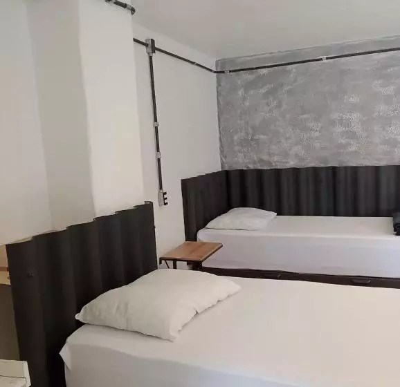 Hotelli Pousada   Hostel Central