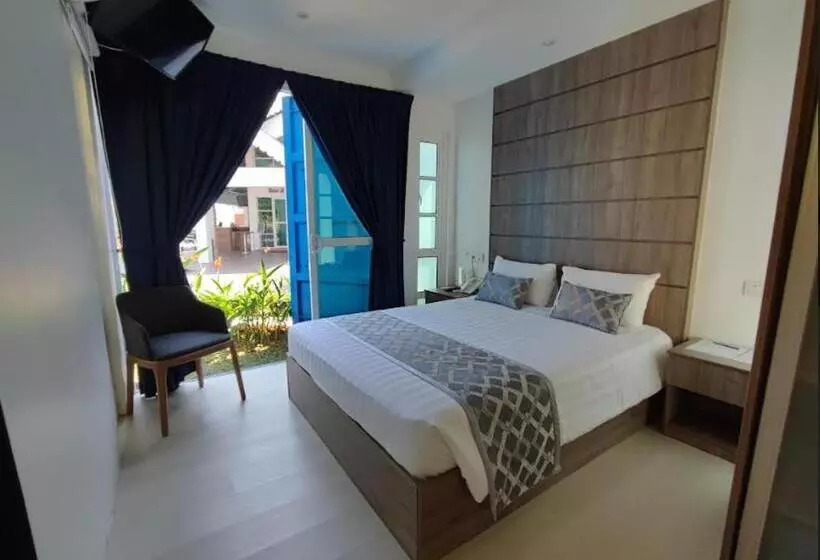 Hotelli Solesor Kampong Beach Resort