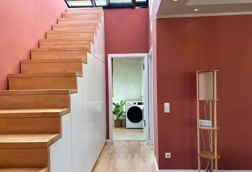 هتل The Charming By Curt Suites