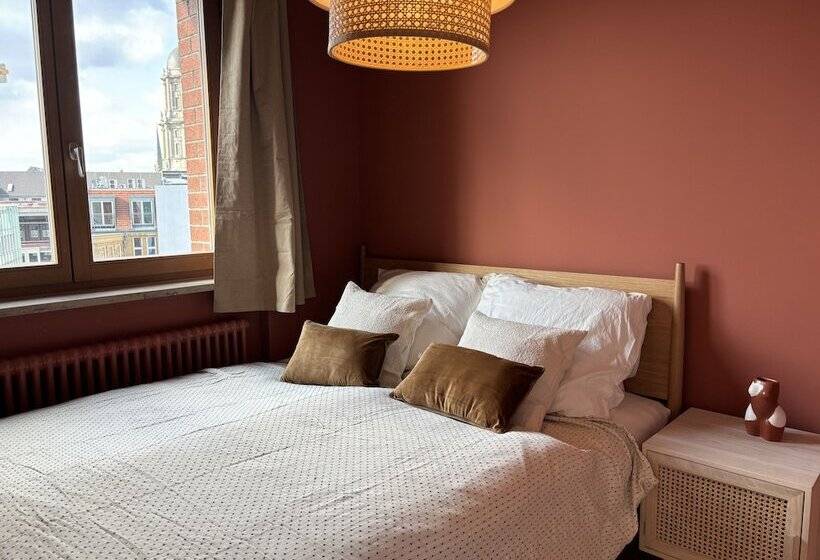 هتل The Charming By Curt Suites