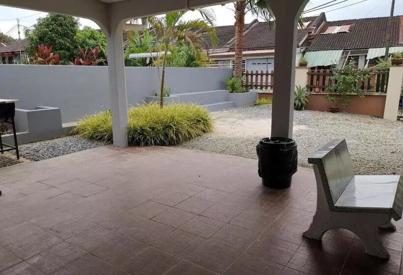 ペンション Desa Kemboja Homestay