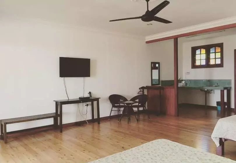 Majatalo Millbrook House Terengganu