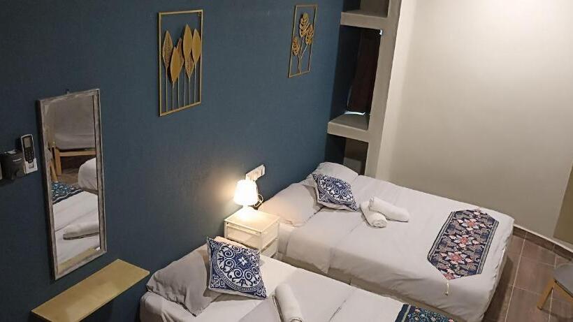 پانسیون Wayton Express