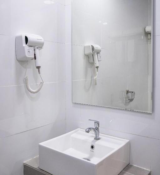 Отель Semporna Garden