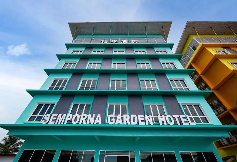 ホテル Semporna Garden