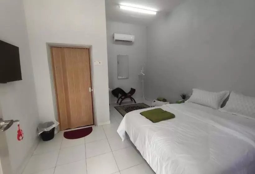 Retkeilymaja Cahaya Roomstay