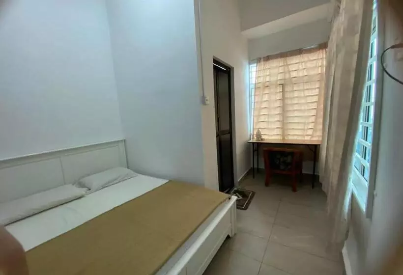 ユースホステル Roomstay Gemilang