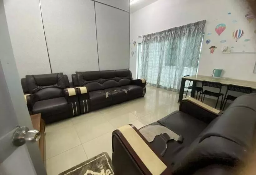 ユースホステル Roomstay Gemilang