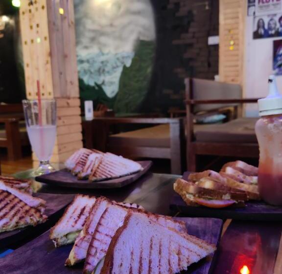 הוסטל Yodo Kasol, You Only Die Once