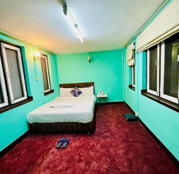 هتل Heranya Hostel