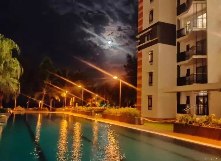 Hotelli Puteh Timurbay Beachfront Private Suite Kuantan