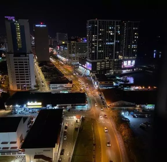 Jesselton Quay By The Vacation Stay