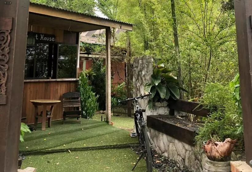 پانسیون Rumapoko Guesthouse