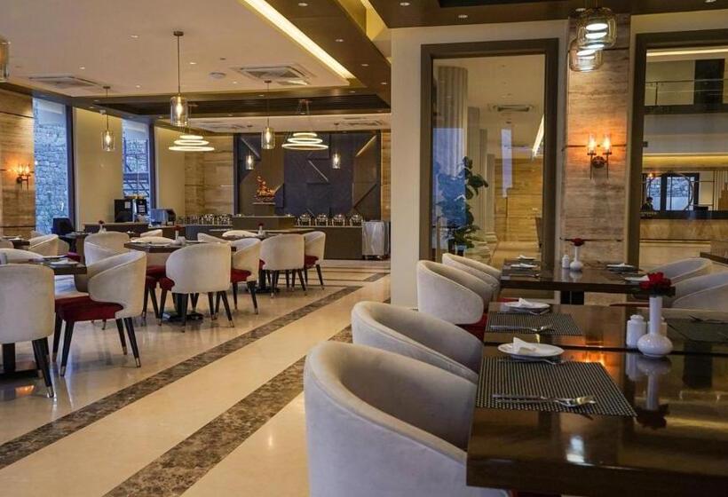 هتل Ramada Resort By Wyndham Gilgit