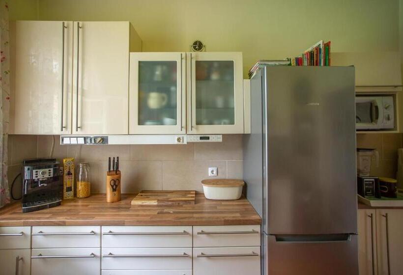 تختخواب و صبحانه Hübsches Privatzimmer Mit Bad