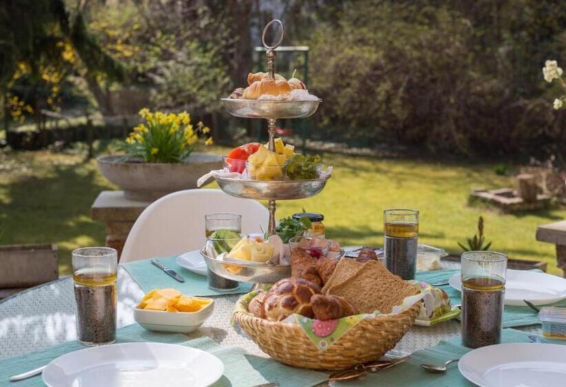 تختخواب و صبحانه Hübsches Privatzimmer Mit Bad