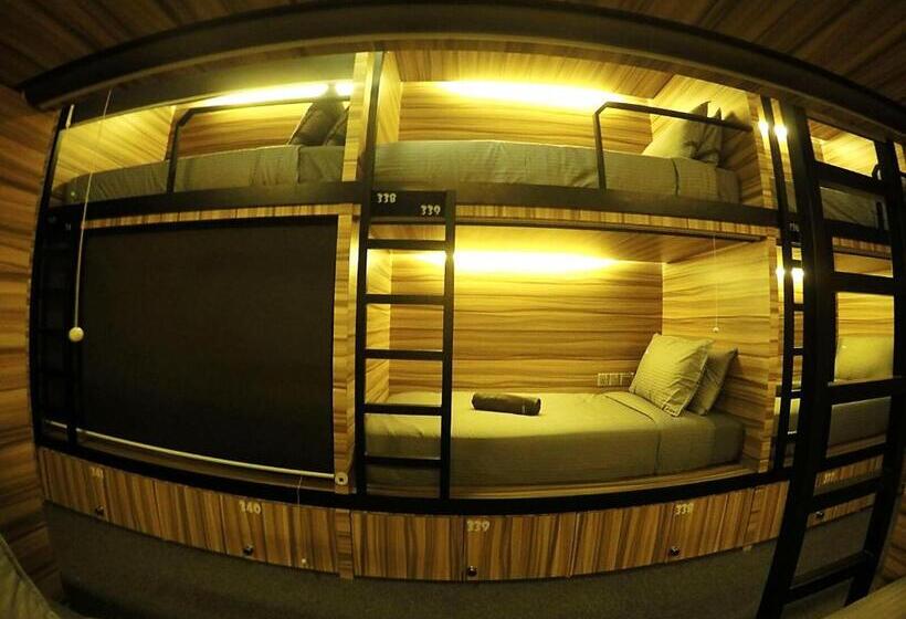 فنادق الكبسولة Herehotel Dormitory