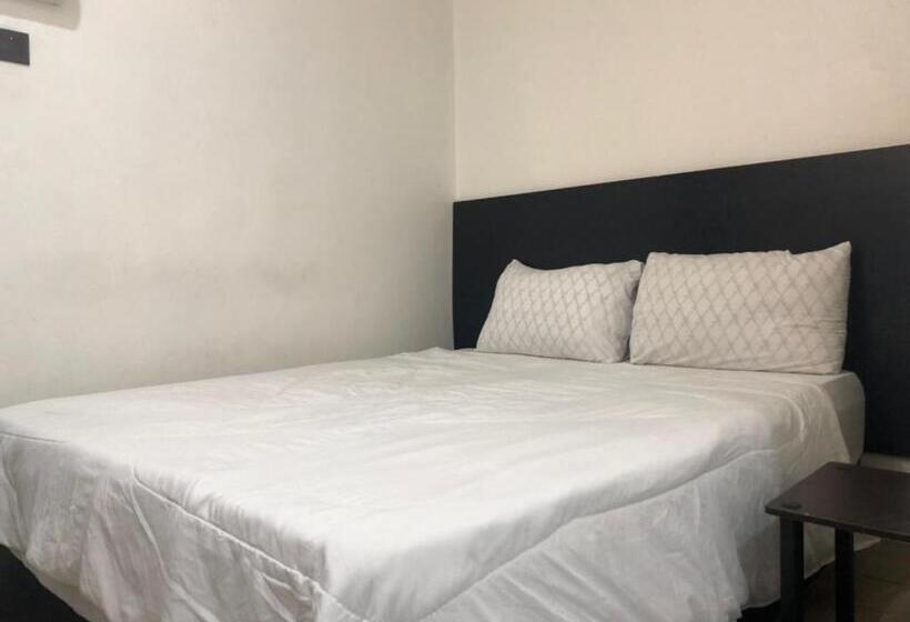 Отель Station 24