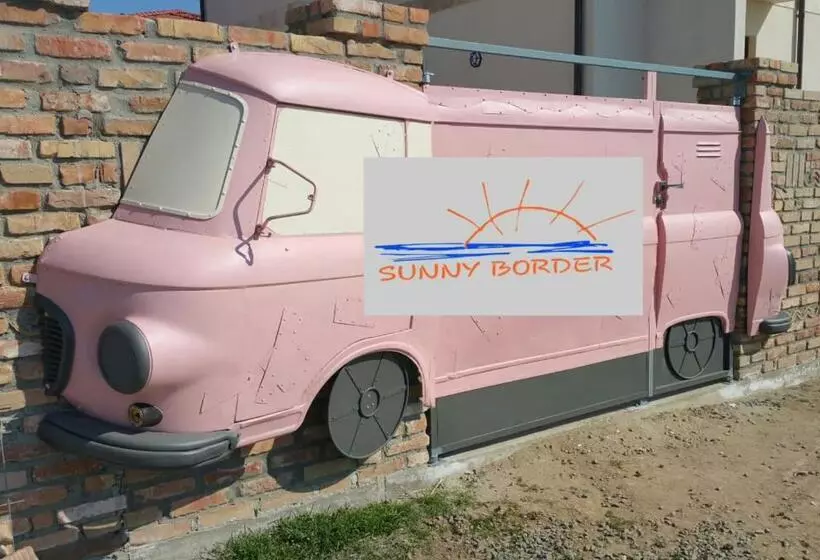 هتل Sunny Border