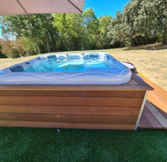 بنسيون Domaine De Montcausson