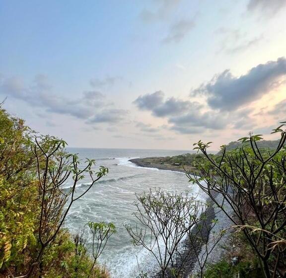 פנסיון Pelicano Surf Camp 2