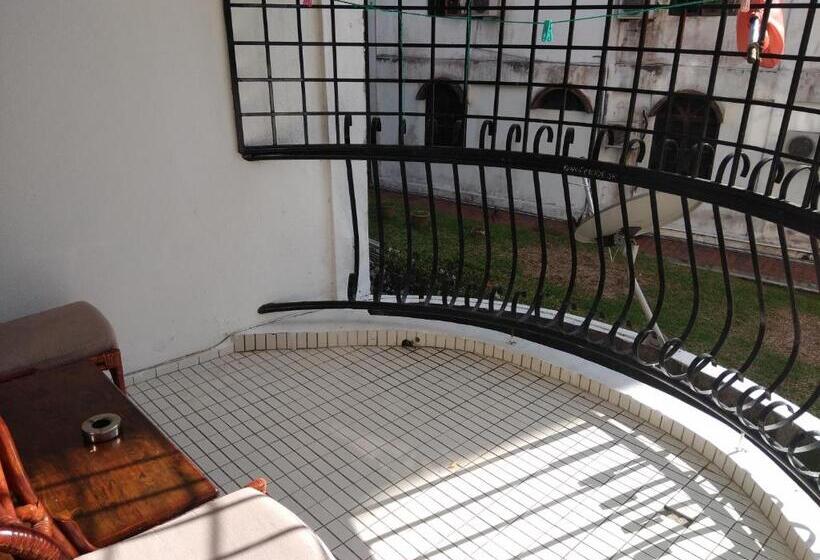 بنسيون Seri Lagenda Apartment