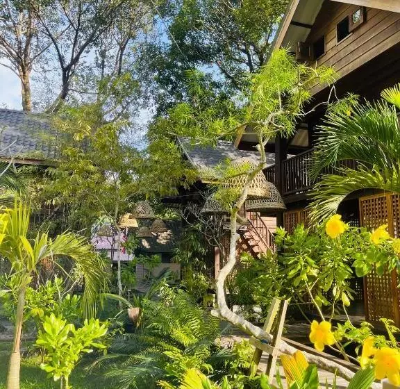 ペンション The Temak Villa