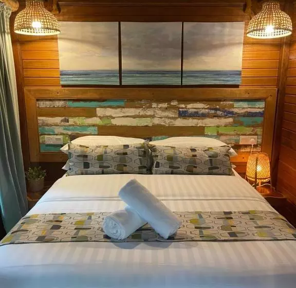 ペンション The Temak Villa