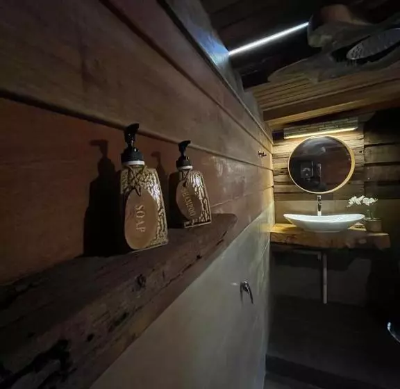 ペンション The Temak Villa