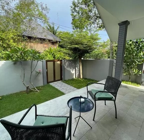 ペンション The Temak Villa