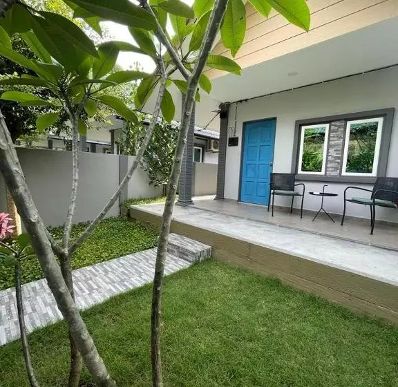 ペンション The Temak Villa