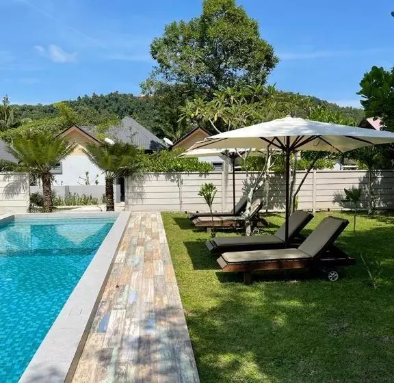 ペンション The Temak Villa