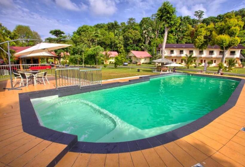 Teluk Penyabung Resort