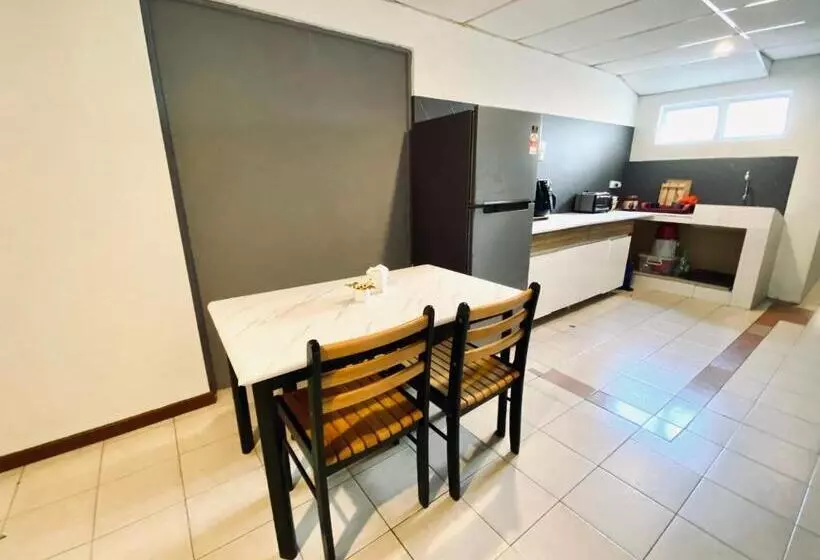 Schronisko Yy Residences