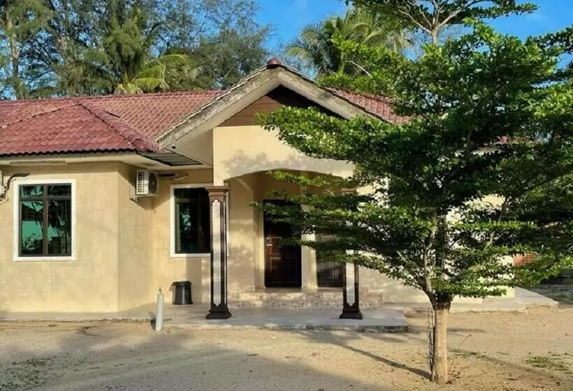 ペンション Faris S Homestay & Resort