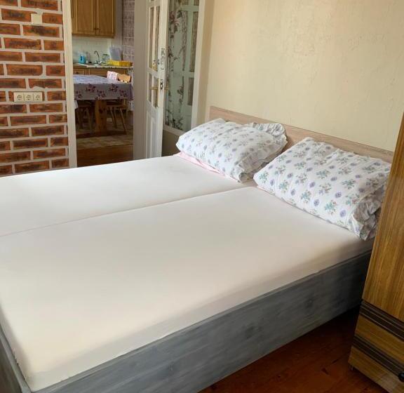 پانسیون Guesthouse Svečiuose Pas Gražina