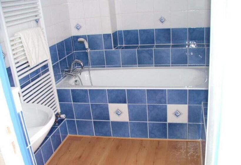 민박 Chez Francine Et Xavier