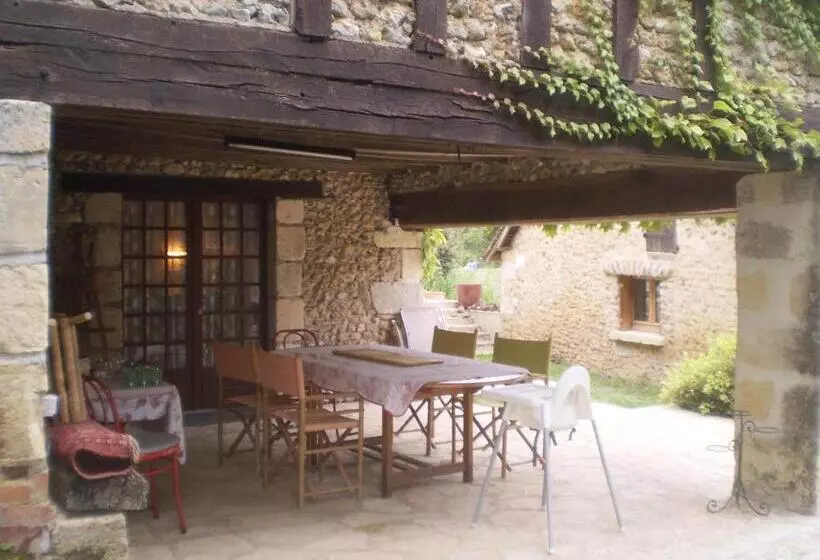 Aamiaismajoitus (B&B) Le Moulin De Monternault
