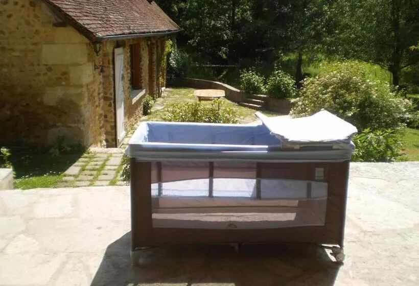 Aamiaismajoitus (B&B) Le Moulin De Monternault