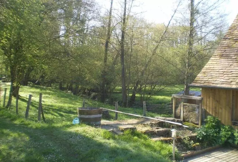 Aamiaismajoitus (B&B) Le Moulin De Monternault