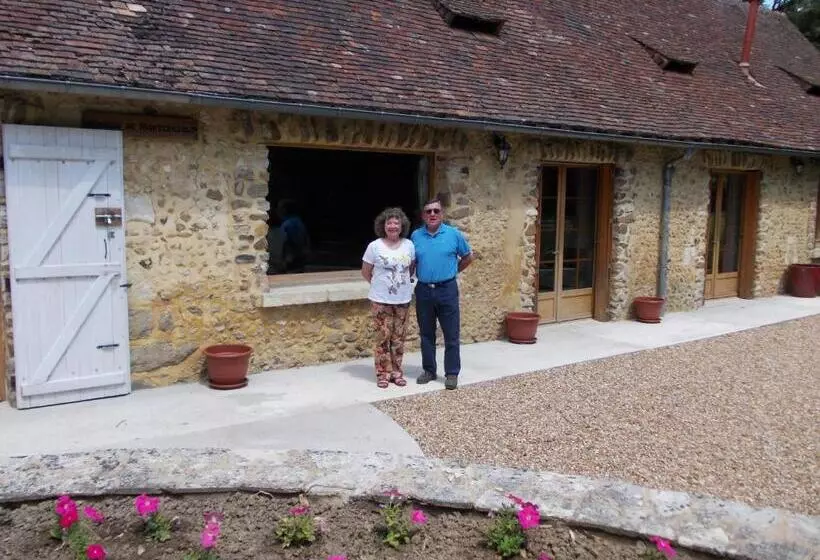 Aamiaismajoitus (B&B) Le Moulin De Monternault