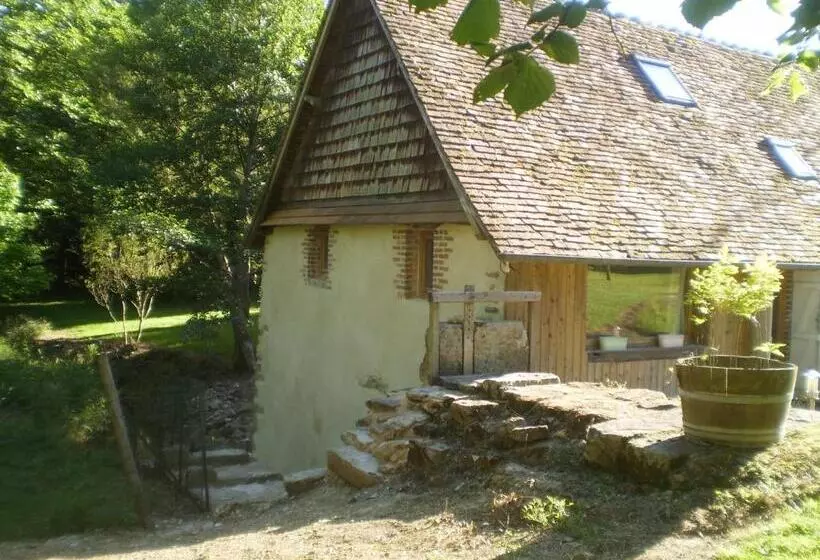 Aamiaismajoitus (B&B) Le Moulin De Monternault