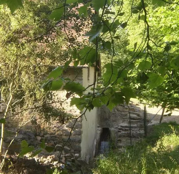 Aamiaismajoitus (B&B) Le Moulin De Monternault