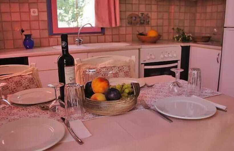 Cybele Suites & Apartments