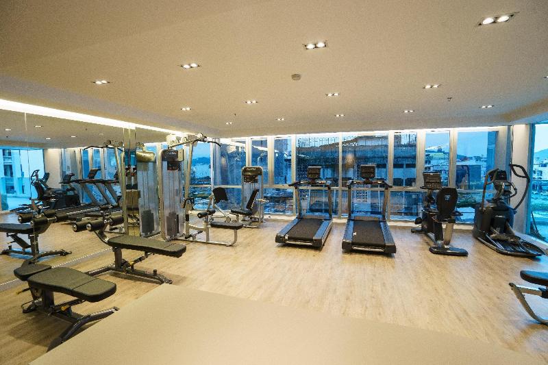 هتل New Season Square