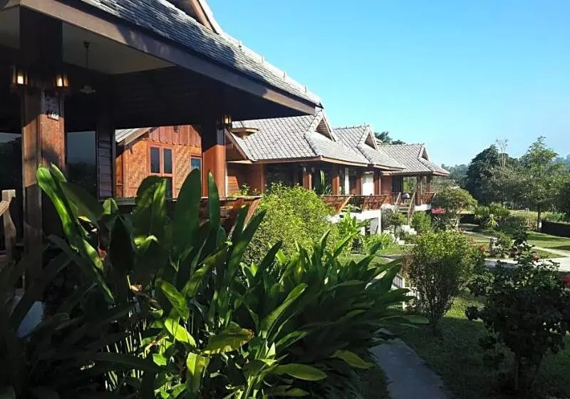 هتل Pai River Villa
