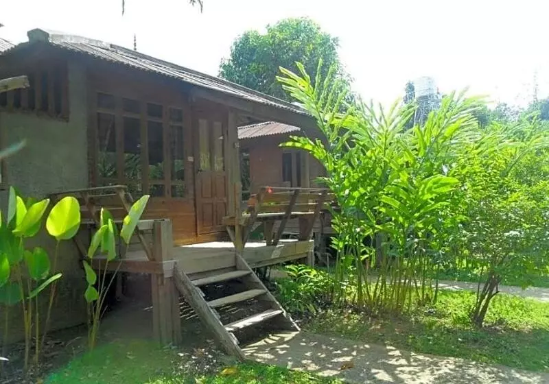 هتل Pai River Villa