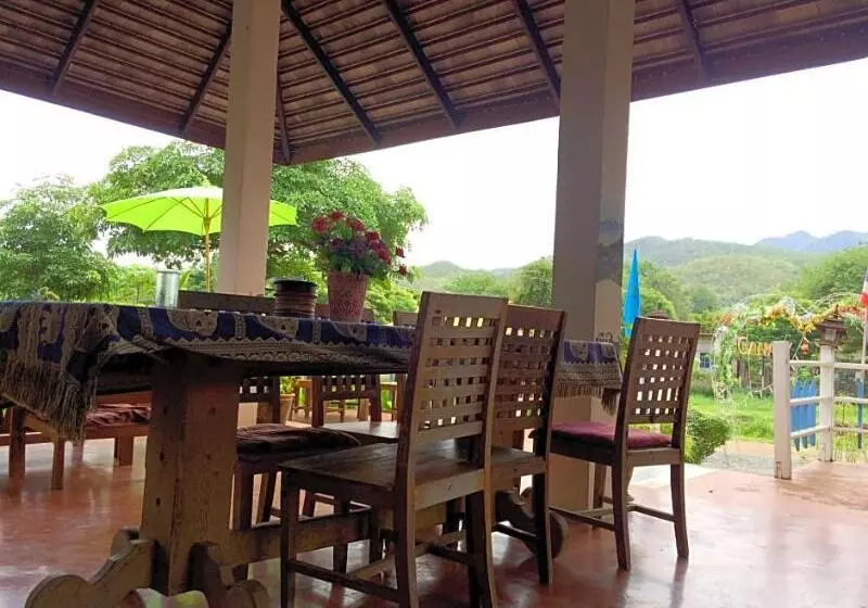 هتل Pai River Villa