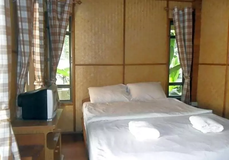 هتل Pai River Villa