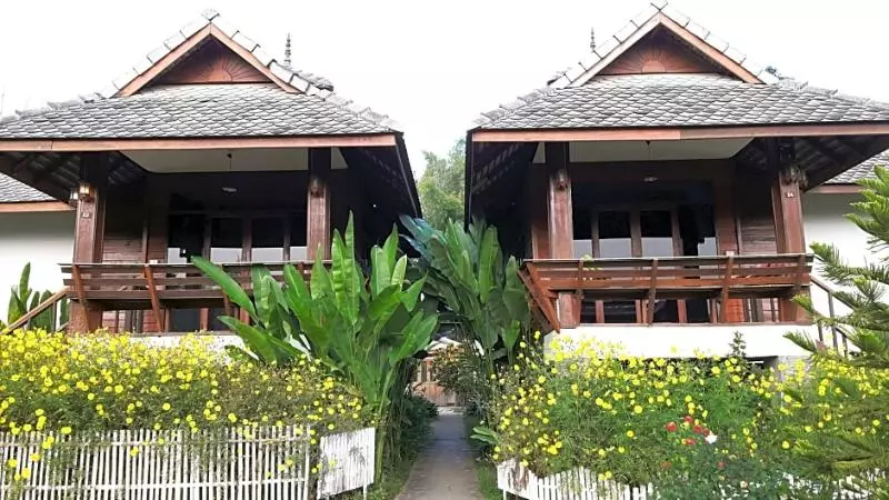هتل Pai River Villa